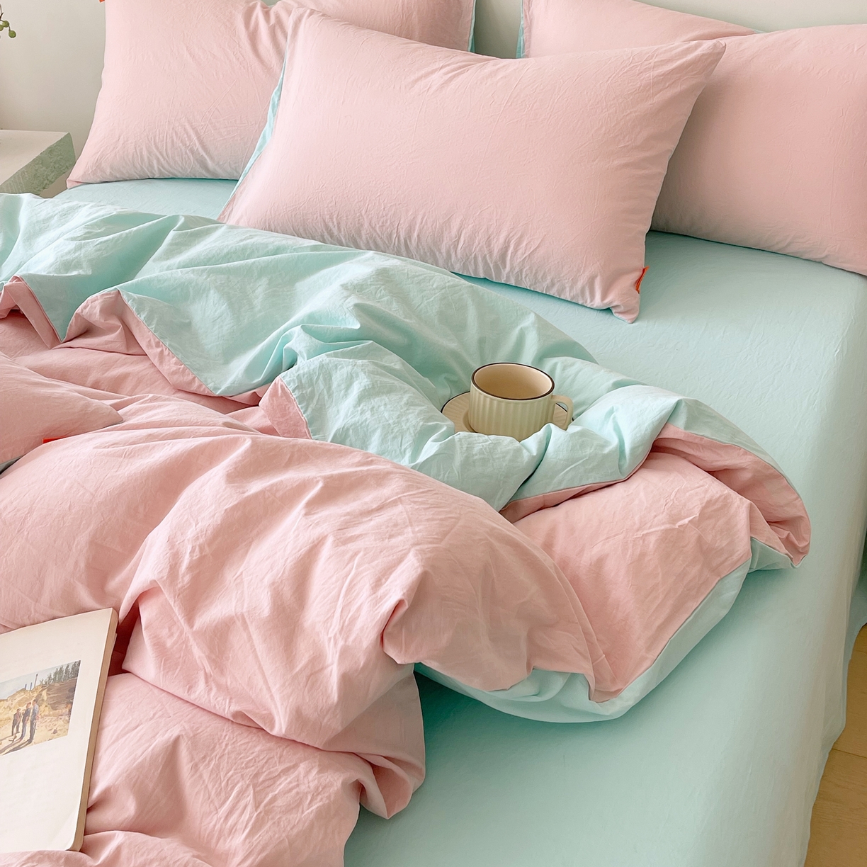 91家纺网 家纺一手货源 找家纺 春皖家纺 2026春夏新款双拼全棉纯棉水洗棉四件套 樱花粉-翠兰