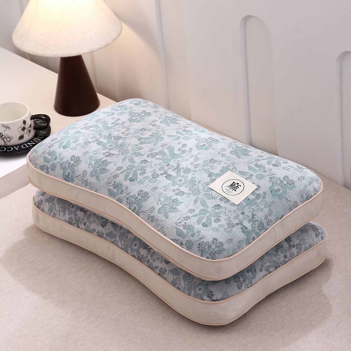 91家纺网 家纺一手货源 找家纺 （总）梦叶草 2026新款全棉贴布绣哈尼熊荞麦枕