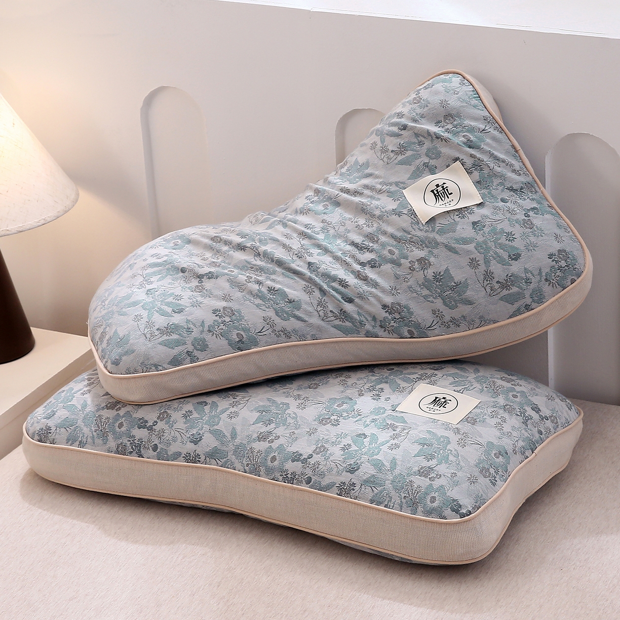 91家纺网 家纺一手货源 找家纺 （总）梦叶草 2026新款棉麻荞麦提花护颈枕