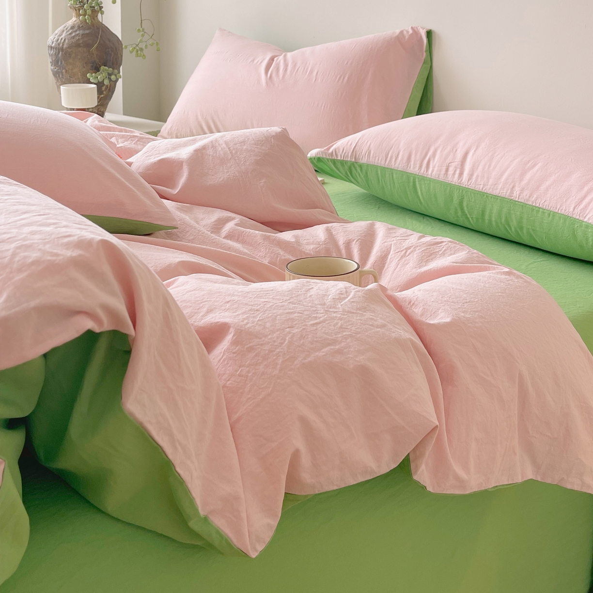 91家纺网 家纺一手货源 找家纺 春皖家纺 2026春夏新款双拼全棉纯棉水洗棉四件套 樱花粉-青草绿