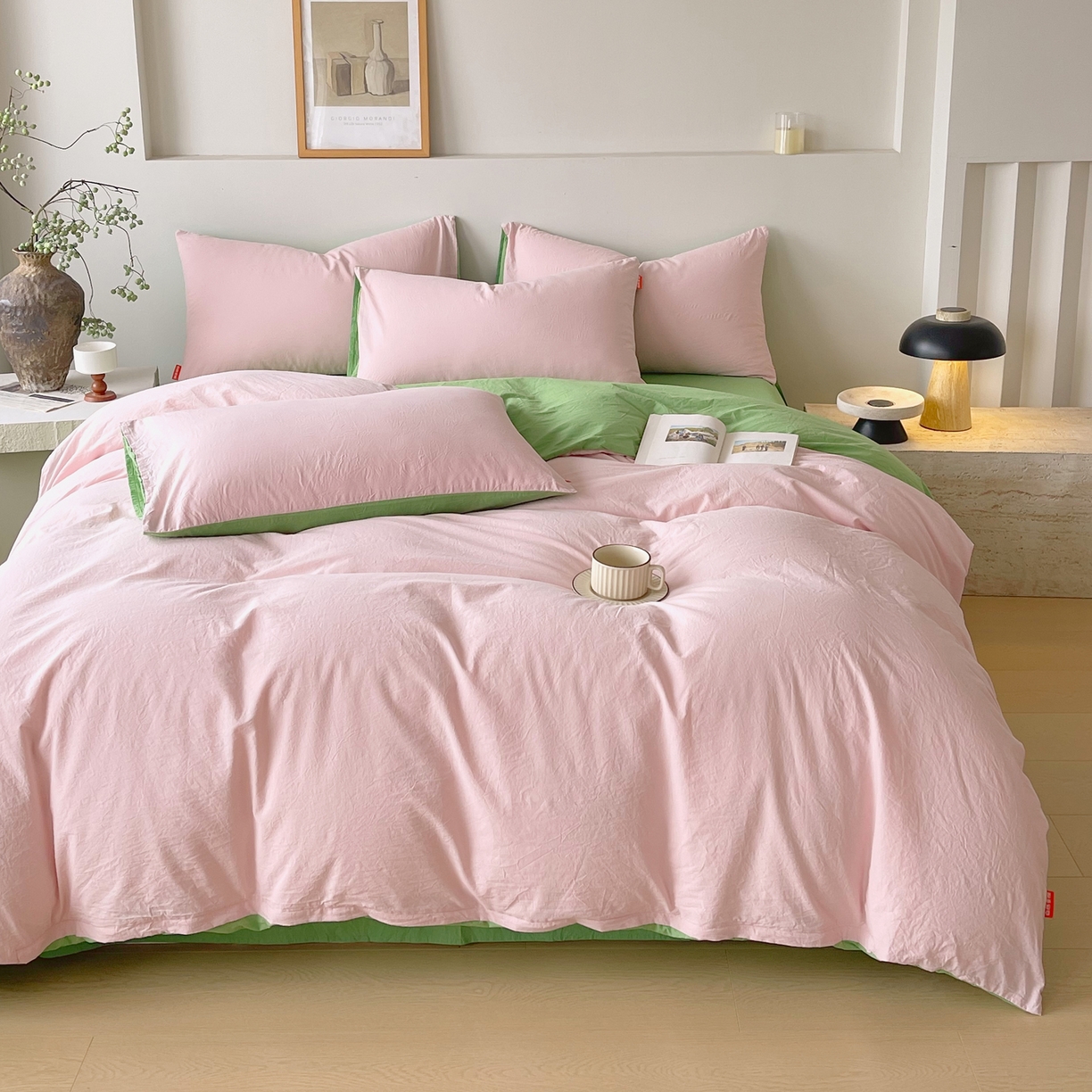 91家纺网 家纺一手货源 找家纺 春皖家纺 2026春夏新款双拼全棉纯棉水洗棉四件套 樱花粉-青草绿