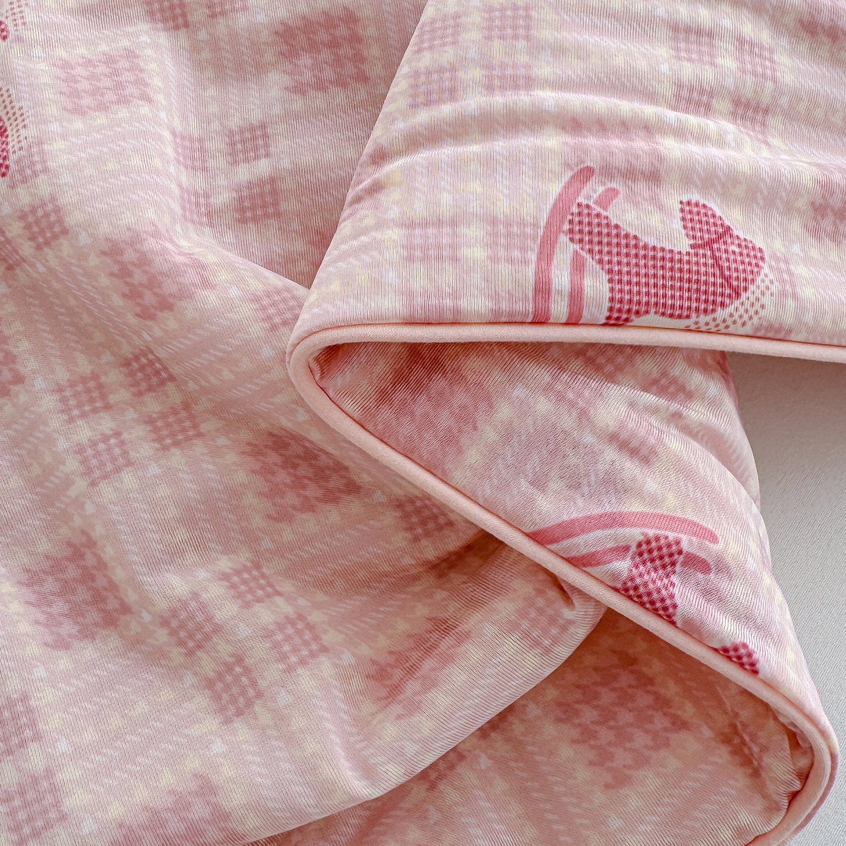 91家纺网 家纺一手货源 找家纺 弗苓家纺 2026新款麻绳款锦氨凉感丝夏被夏凉被空调被 粉红马