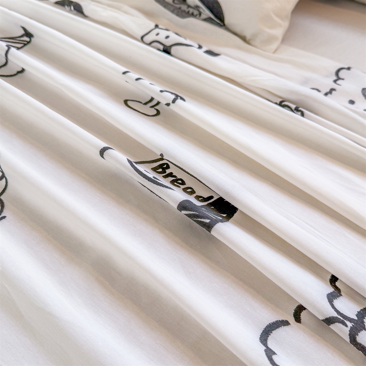 91家纺网 家纺一手货源 找家纺 晨晨家纺 2026春夏新款小清新全棉纯棉印花床单三件套 布鲁斯