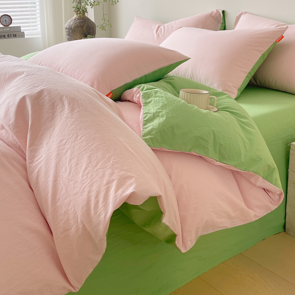 91家纺网 家纺一手货源 找家纺 春皖家纺 2026春夏新款双拼全棉纯棉水洗棉四件套 樱花粉-青草绿