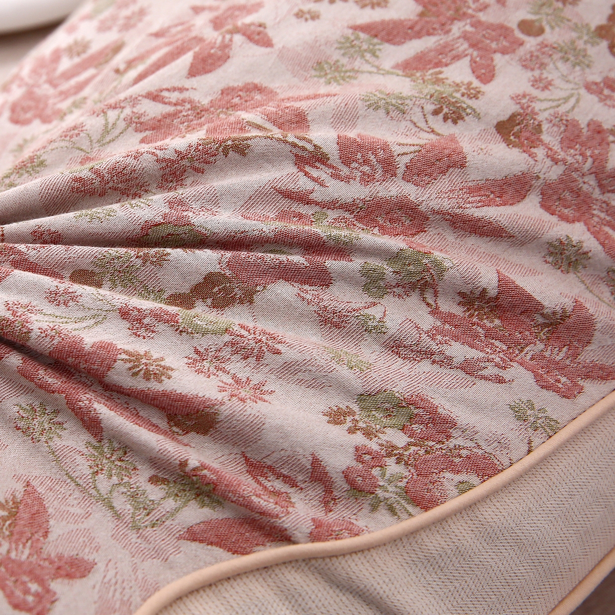 91家纺网 家纺一手货源 找家纺 梦叶草 2026新款棉麻荞麦提花护颈枕 橘红叶子