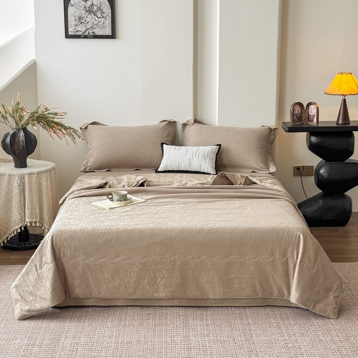 91家纺网 家纺一手货源 找家纺 玉相逢 2026春夏新款全棉60S长绒棉立体厚织提花夏被四件套 克拉拉-金属灰