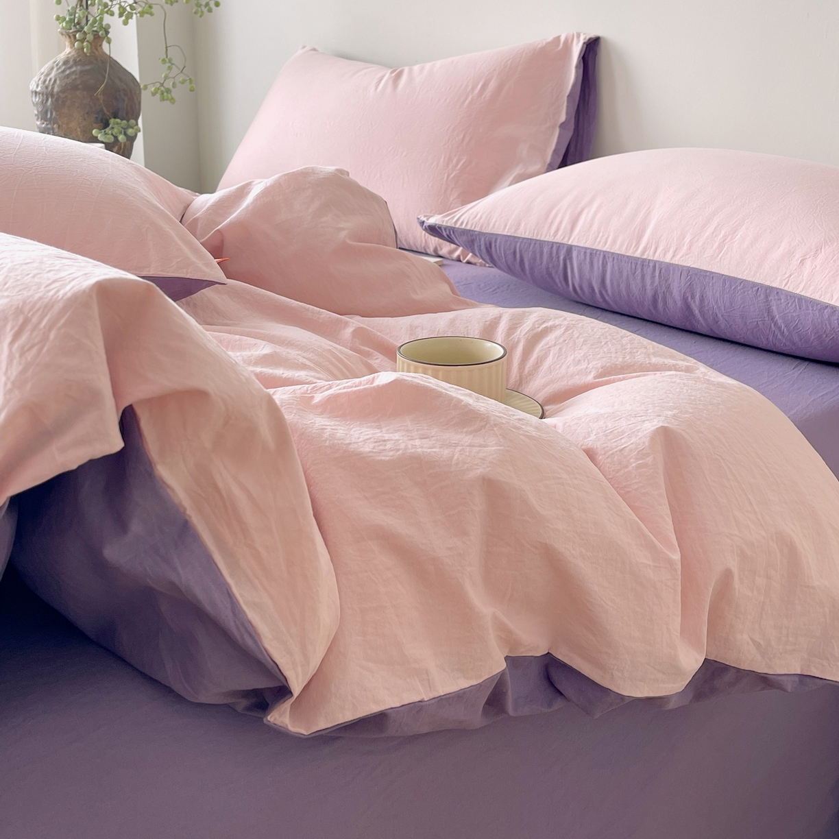 91家纺网 家纺一手货源 找家纺 春皖家纺 2026春夏新款双拼全棉纯棉水洗棉四件套 樱花粉-水晶紫