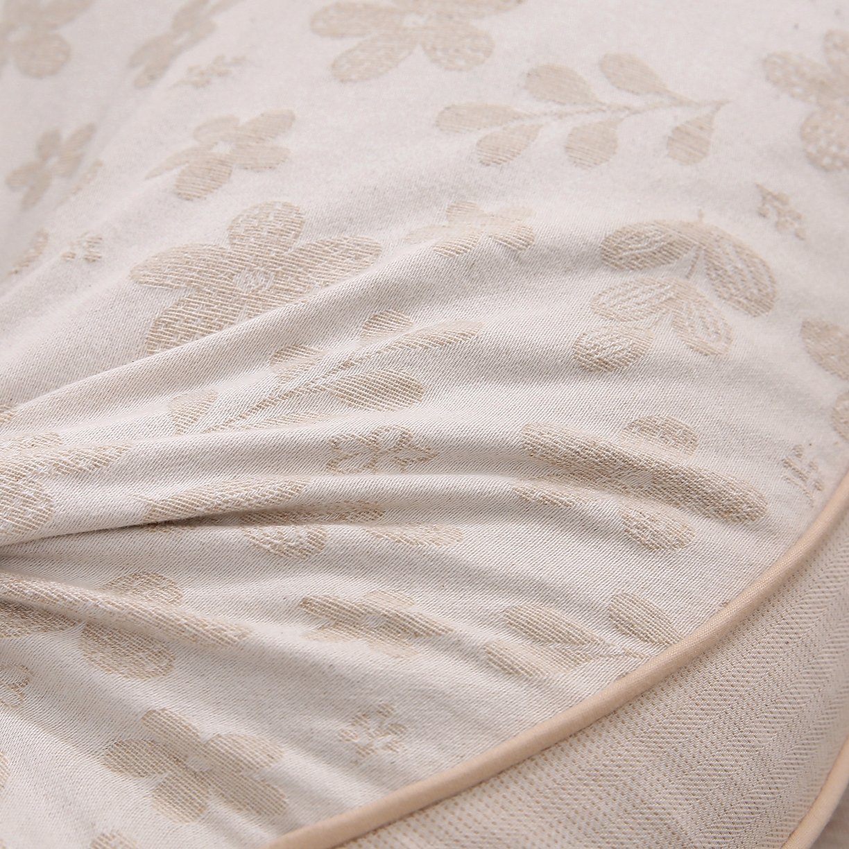 91家纺网 家纺一手货源 找家纺 梦叶草 2026新款棉麻荞麦提花护颈枕 米黄叶子