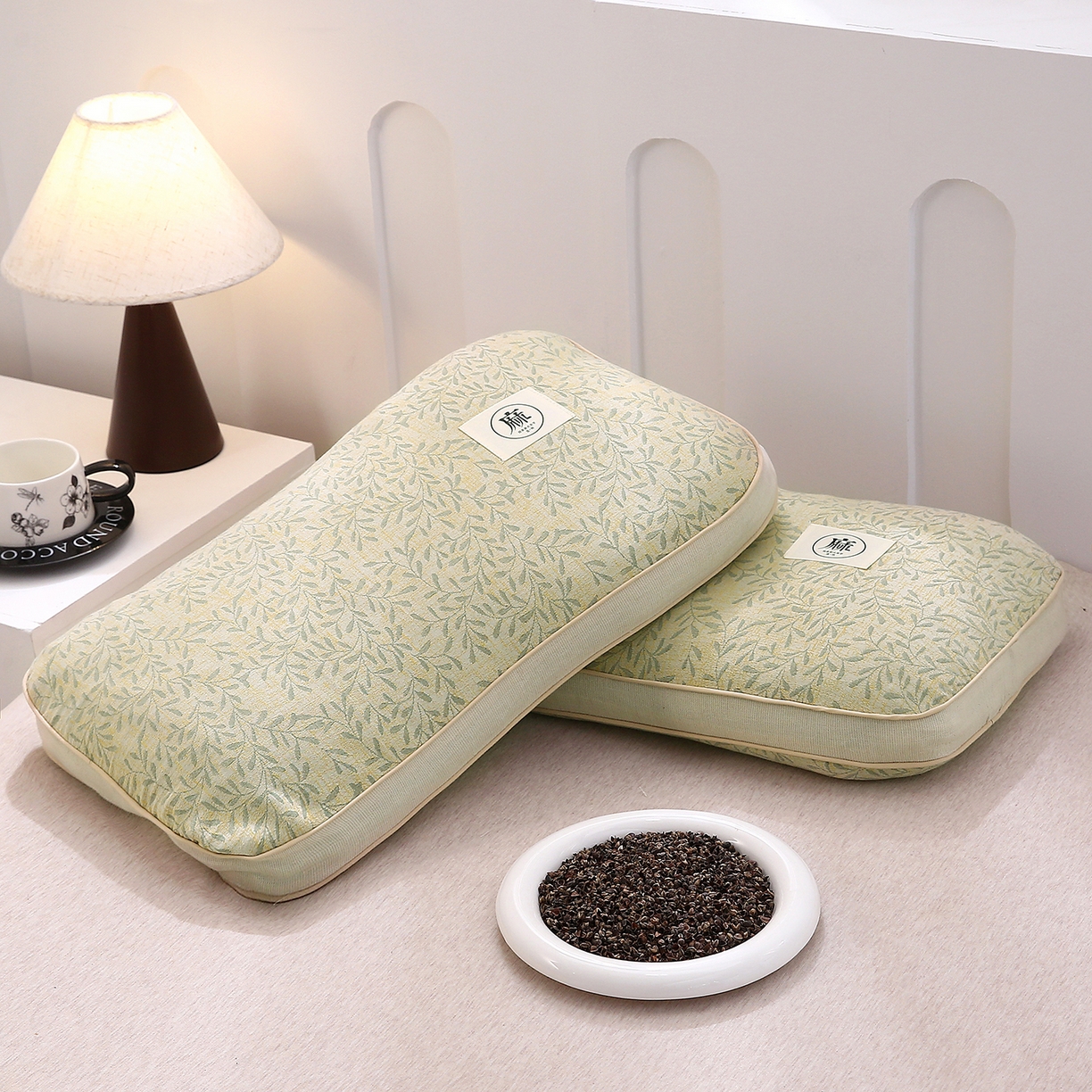 91家纺网 家纺一手货源 找家纺 梦叶草 2026新款棉麻荞麦提花护颈枕 浅绿叶子