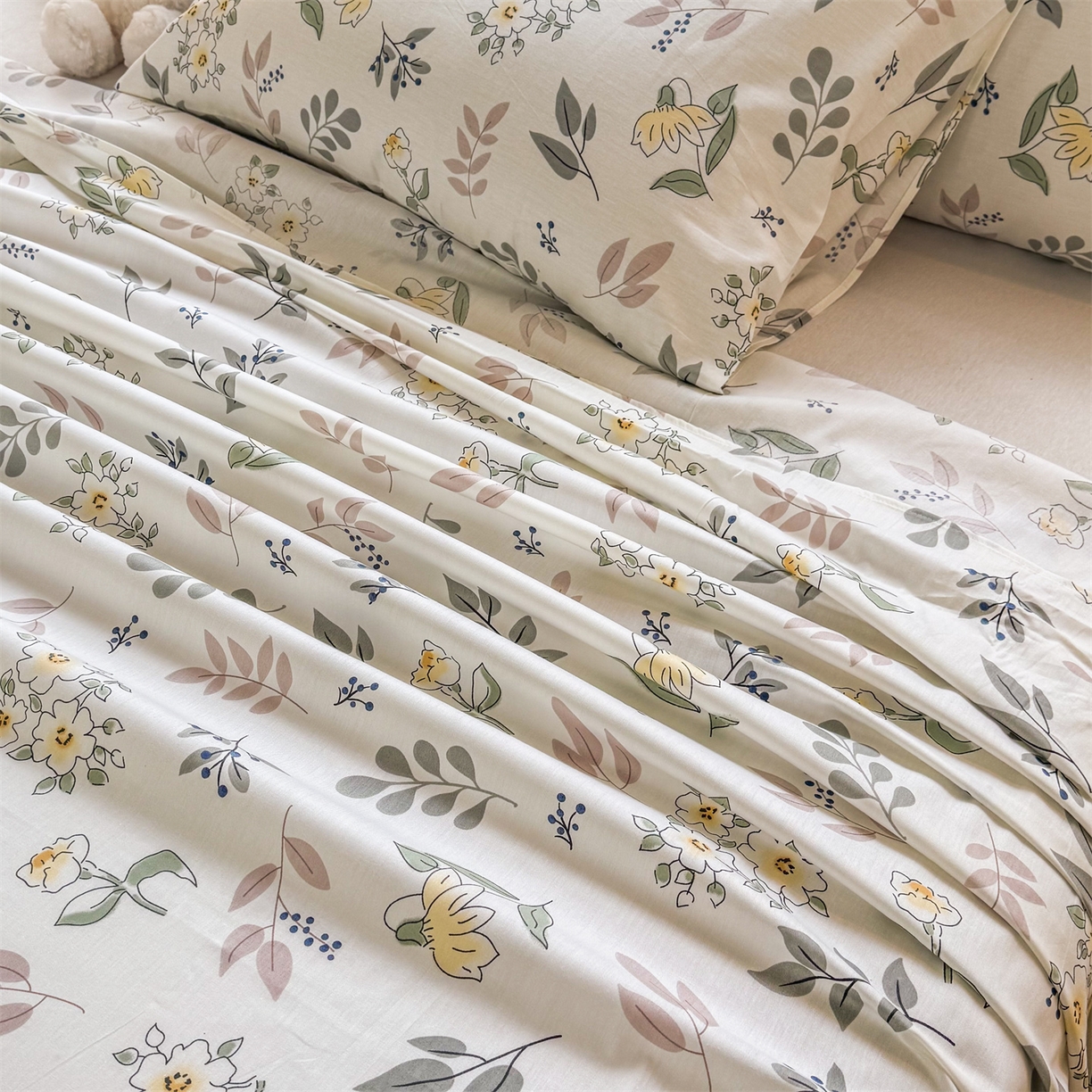 91家纺网 家纺一手货源 找家纺 晨晨家纺 2026春夏新款小清新全棉纯棉印花床单三件套 花韵