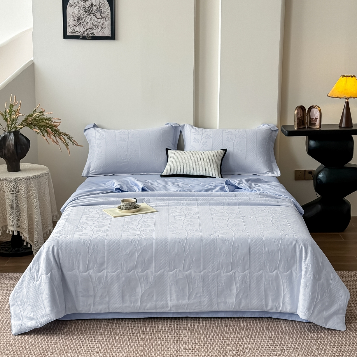 91家纺网 家纺一手货源 找家纺 玉相逢 2026春夏新款全棉60S长绒棉立体厚织提花夏被四件套 芊芊叶语-云水蓝