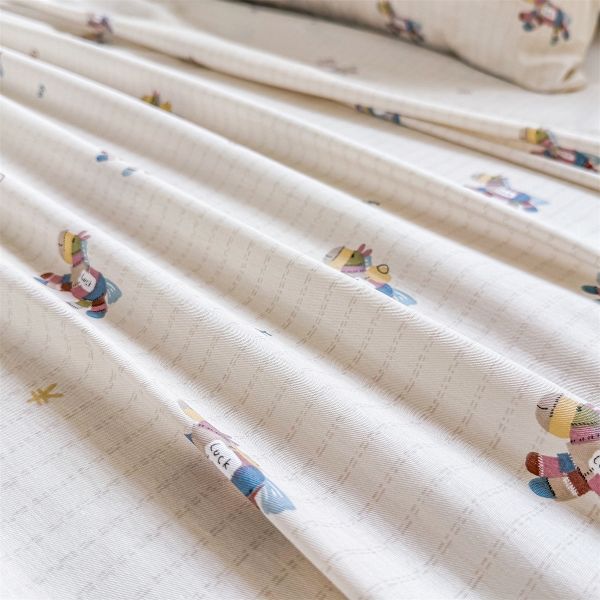 91家纺网 家纺一手货源 找家纺 晨晨家纺 2026春夏新款小清新全棉纯棉印花床单三件套 马上有钱