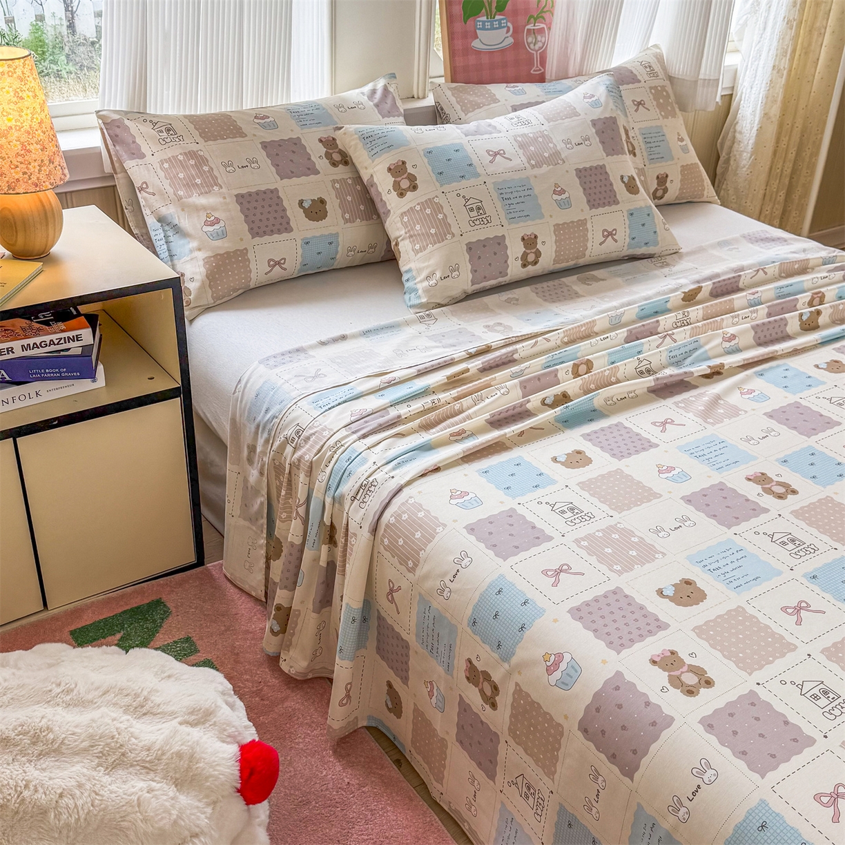 91家纺网 家纺一手货源 找家纺 晨晨家纺 2026春夏新款小清新全棉纯棉印花床单三件套 饼干熊