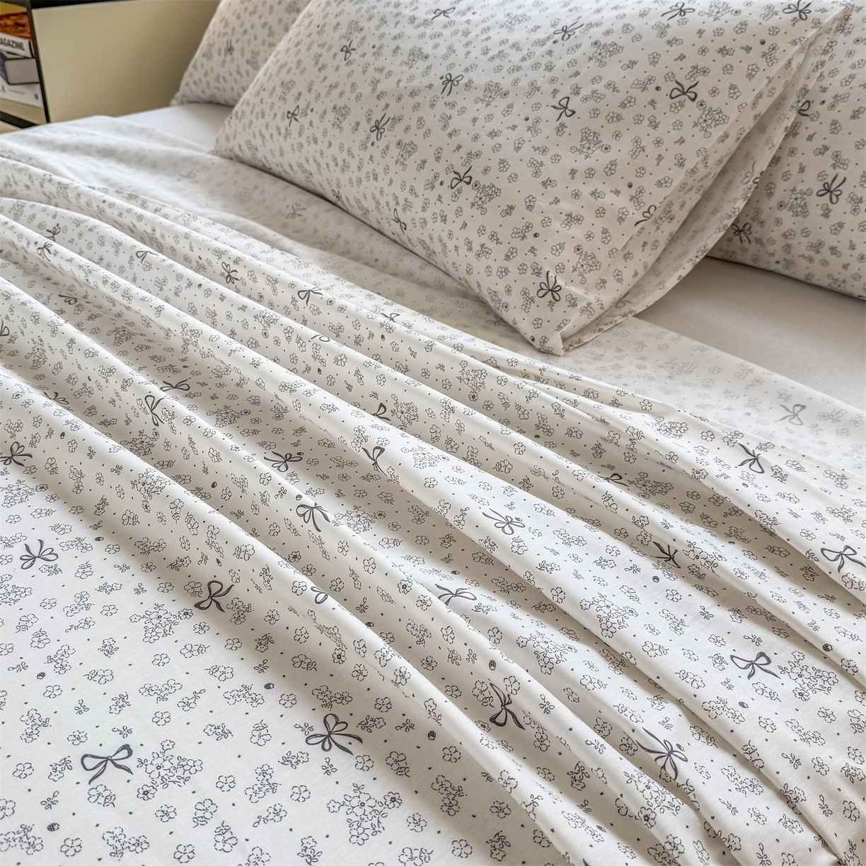 91家纺网 家纺一手货源 找家纺 晨晨家纺 2026春夏新款小清新全棉纯棉印花床单三件套 墨蝶