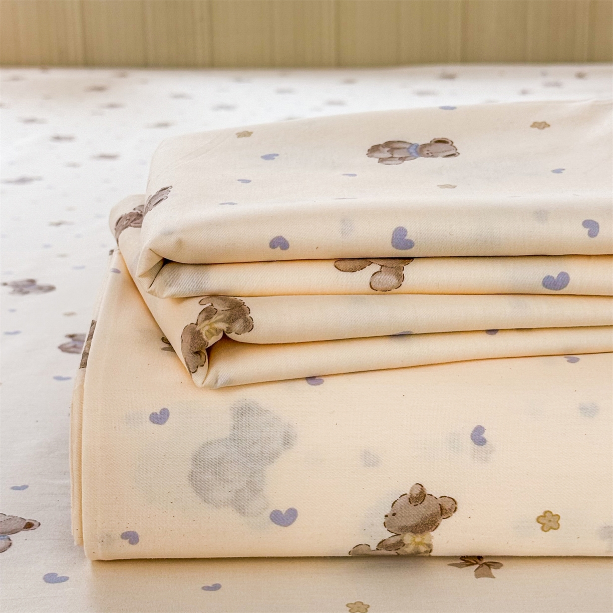 91家纺网 家纺一手货源 找家纺 晨晨家纺 2026春夏新款小清新全棉纯棉印花床单三件套 泡泡熊