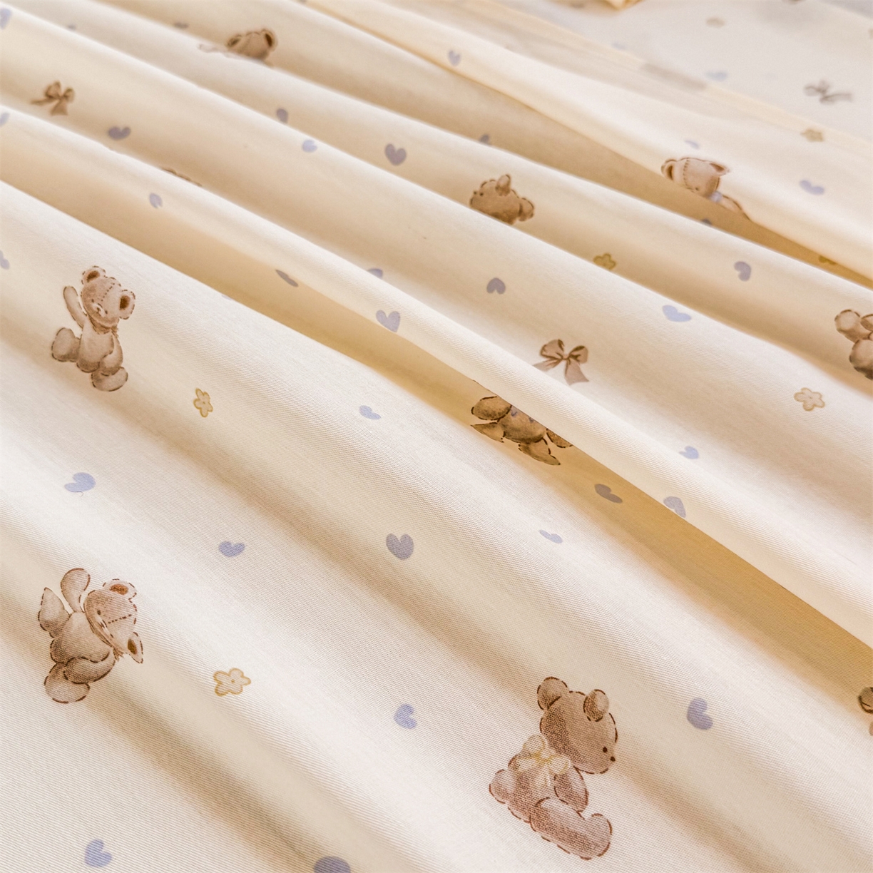 91家纺网 家纺一手货源 找家纺 晨晨家纺 2026春夏新款小清新全棉纯棉印花床单三件套 泡泡熊