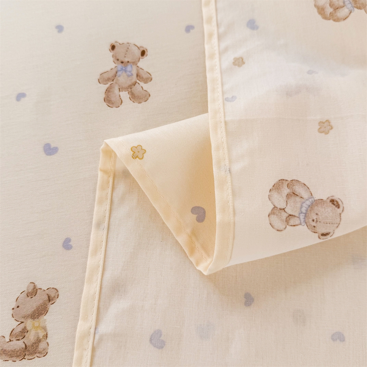 91家纺网 家纺一手货源 找家纺 晨晨家纺 2026春夏新款小清新全棉纯棉印花床单三件套 泡泡熊