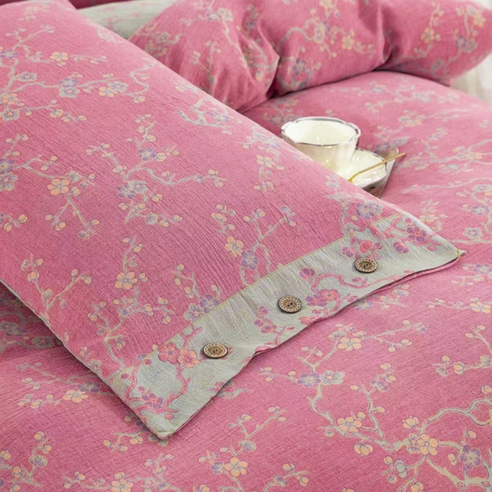 91家纺网 家纺一手货源 找家纺 云天家纺 2026新款A类全棉纯棉色织提花双层纱纽扣款四件套 醉梅