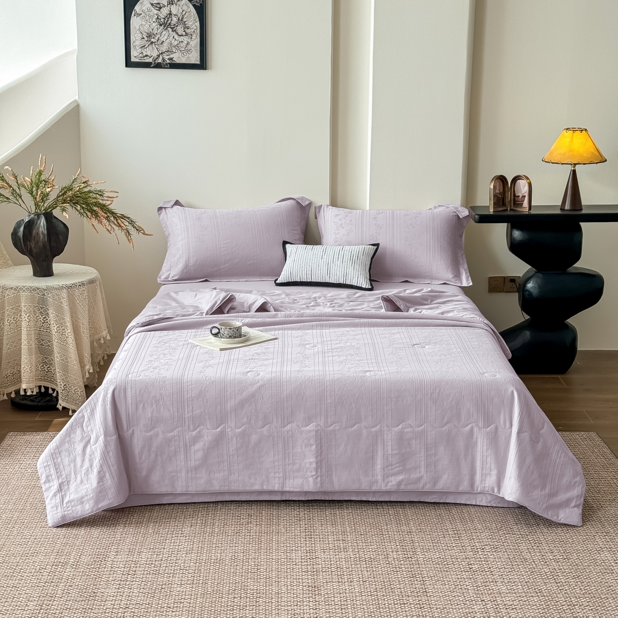 91家纺网 家纺一手货源 找家纺 玉相逢 2026春夏新款全棉60S长绒棉立体厚织提花夏被四件套 沁香-淡雅紫