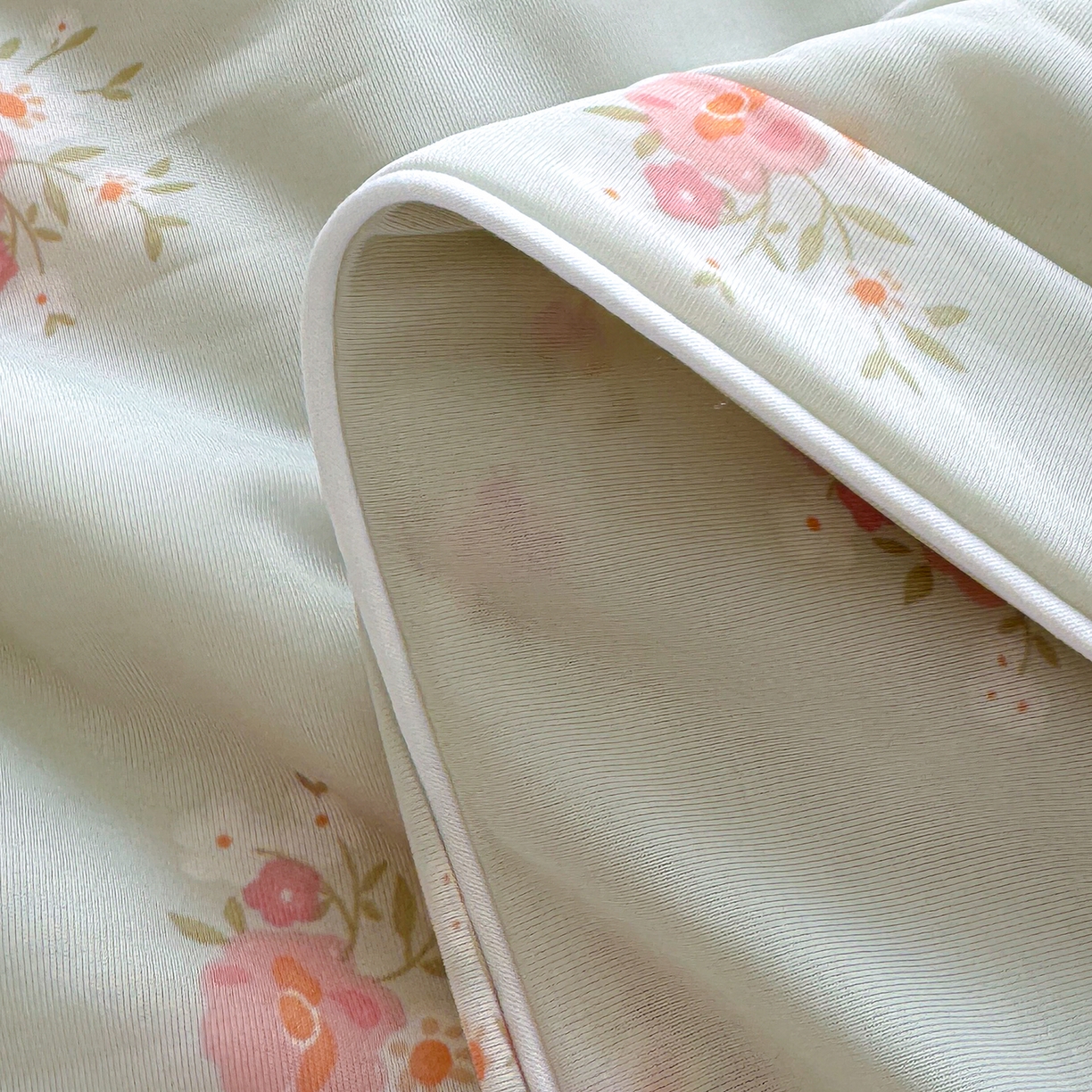 91家纺网 家纺一手货源 找家纺 弗苓家纺 2026新款麻绳款锦氨凉感丝夏被夏凉被空调被 春意