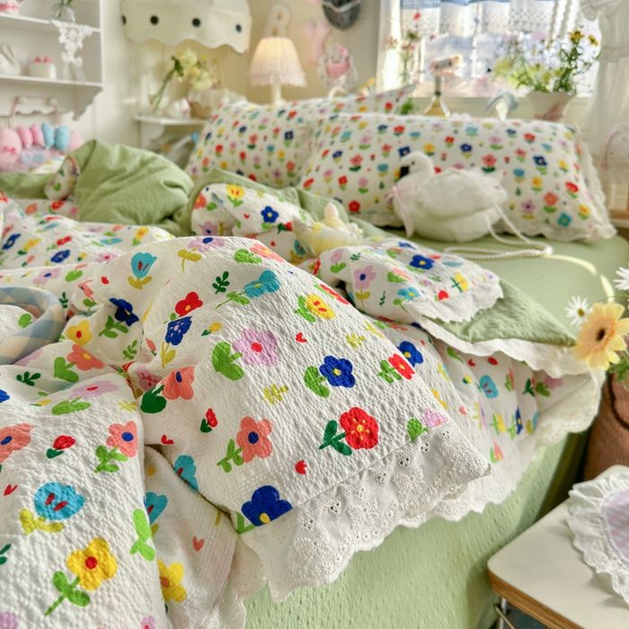 91家纺网 家纺一手货源 找家纺 几禾 2026新款泡芙纱全棉蕾丝花边夏被-花笺系列（甜系花边撞入梦境，软乎乎的质感，治愈所有疲惫） 花笺-彩色花园