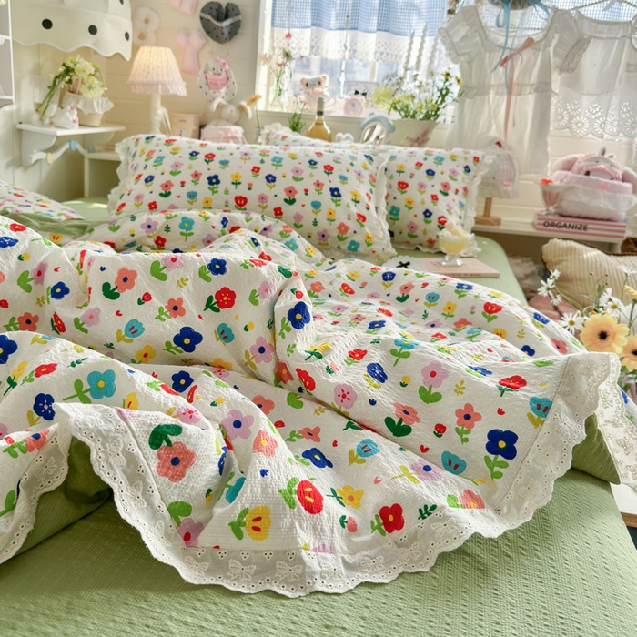 91家纺网 家纺一手货源 找家纺 几禾 2026新款泡芙纱全棉蕾丝花边夏被-花笺系列（甜系花边撞入梦境，软乎乎的质感，治愈所有疲惫） 花笺-彩色花园