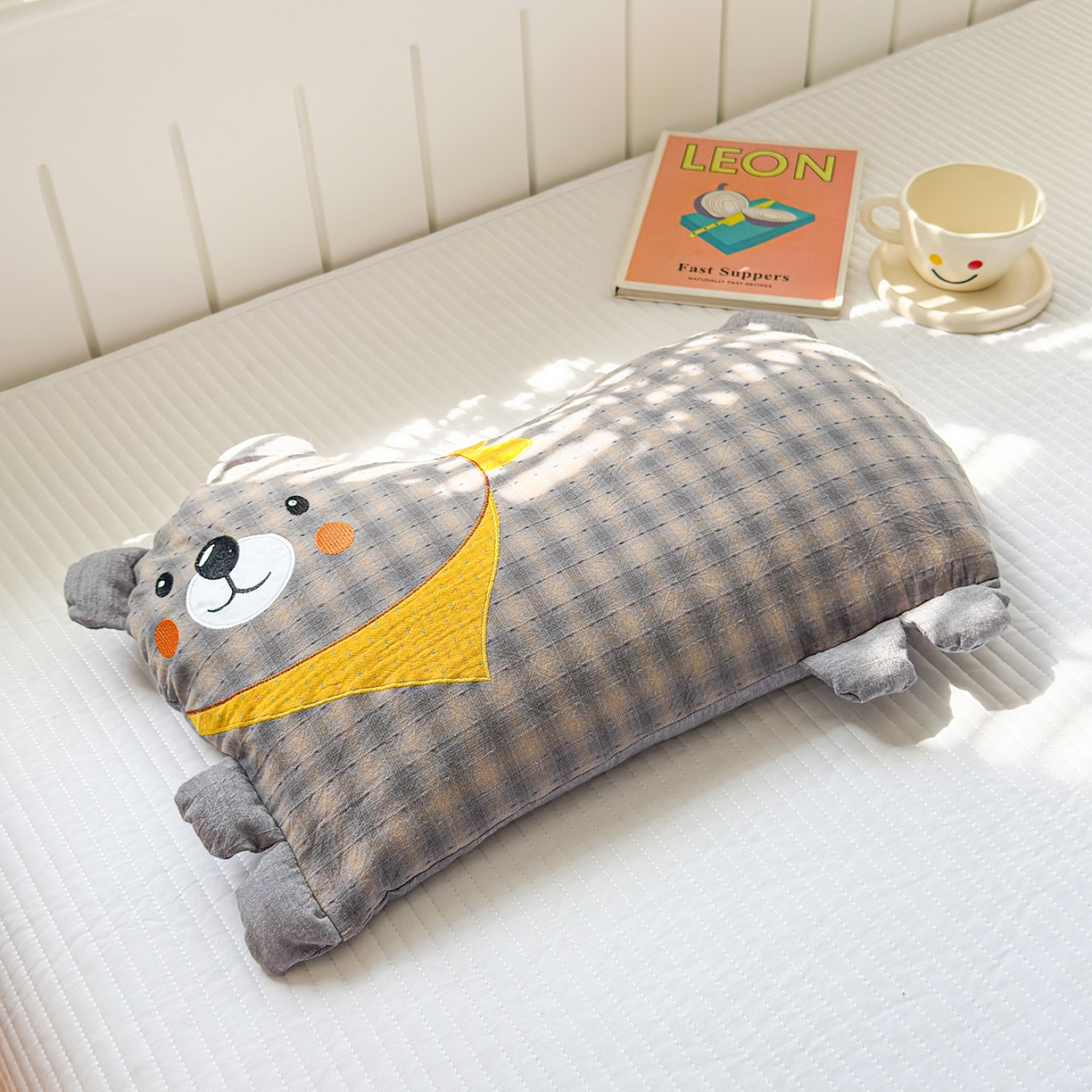 91家纺网 家纺一手货源 找家纺 （总）梦叶草 2026新款全棉贴布绣哈尼熊荞麦枕