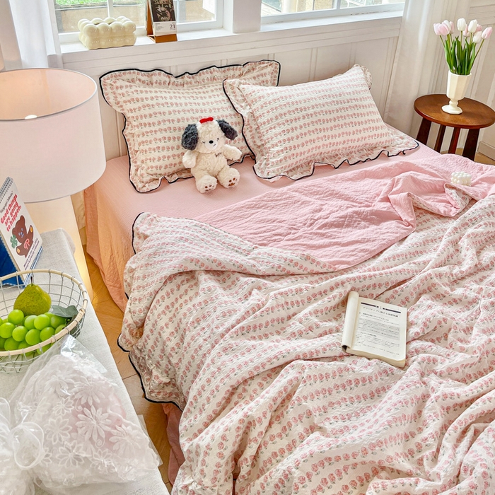 91家纺网 家纺一手货源 找家纺 利禾家纺 2026新款法式花边泡芙纱夏被四件套 花海