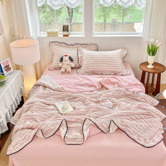 91家纺网 家纺一手货源 找家纺 利禾家纺 2026新款法式花边泡芙纱夏被四件套 花海