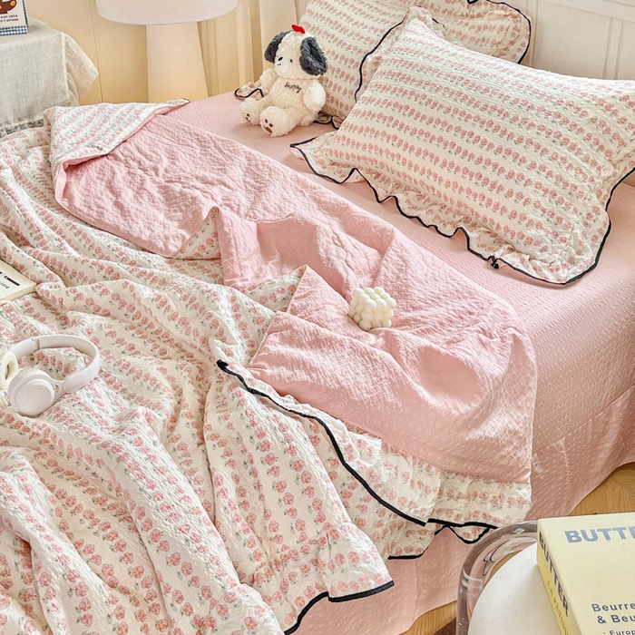 91家纺网 家纺一手货源 找家纺 利禾家纺 2026新款法式花边泡芙纱夏被四件套 花海