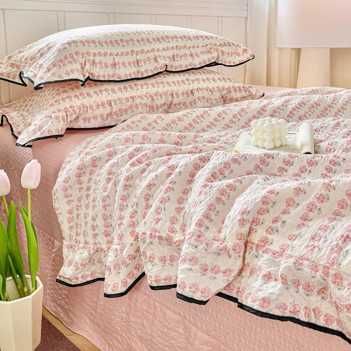 91家纺网 家纺一手货源 找家纺 利禾家纺 2026新款法式花边泡芙纱夏被四件套 花海