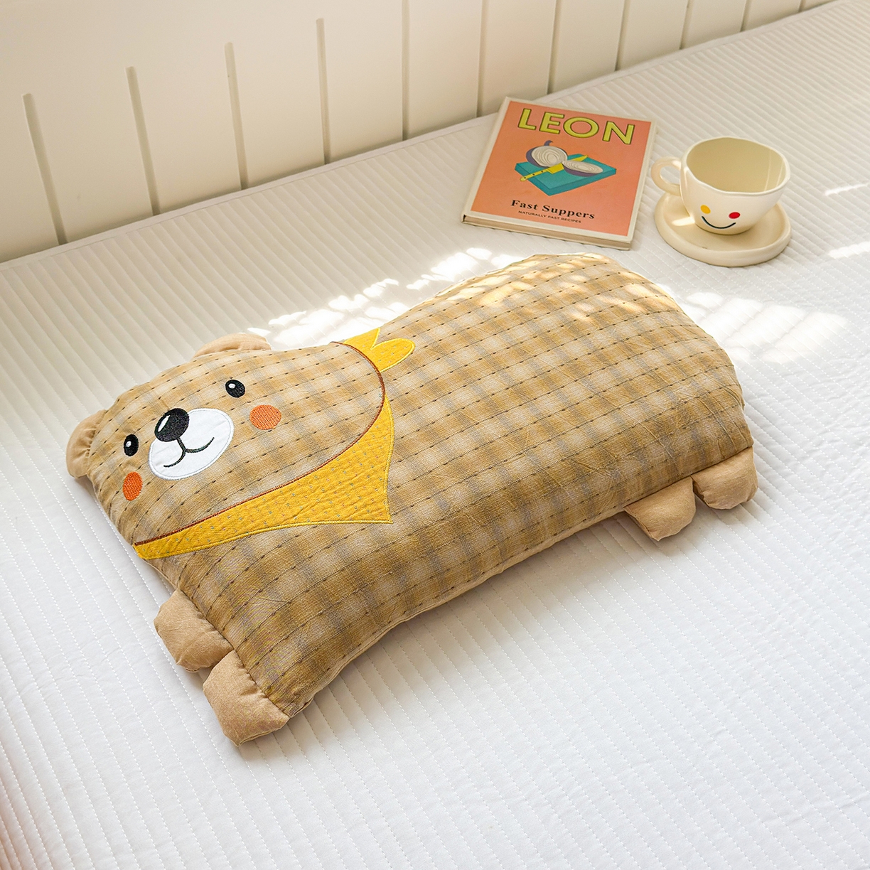 梦叶草 2026新款全棉贴布绣哈尼熊荞麦枕 哈尼熊-黄