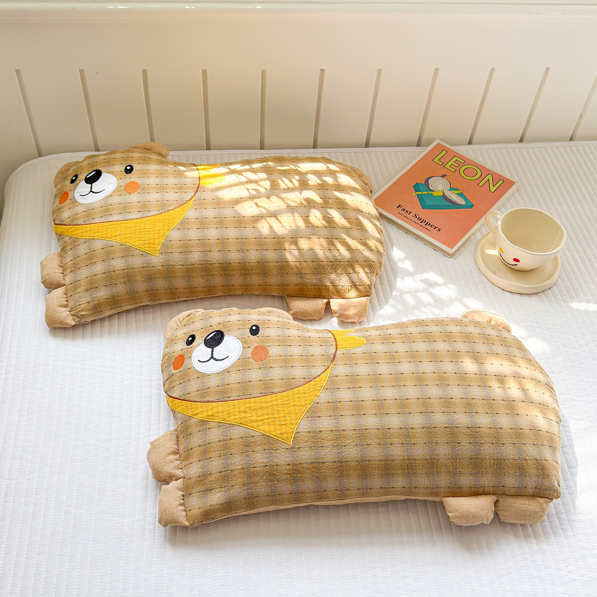 91家纺网 家纺一手货源 找家纺 梦叶草 2026新款全棉贴布绣哈尼熊荞麦枕 哈尼熊-黄