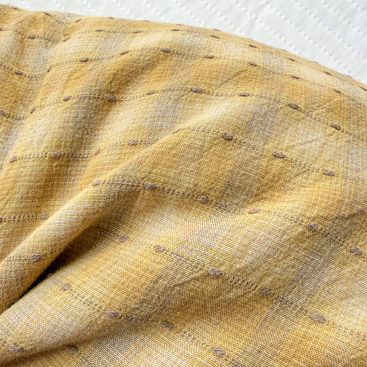 91家纺网 家纺一手货源 找家纺 梦叶草 2026新款全棉贴布绣哈尼熊荞麦枕 哈尼熊-黄