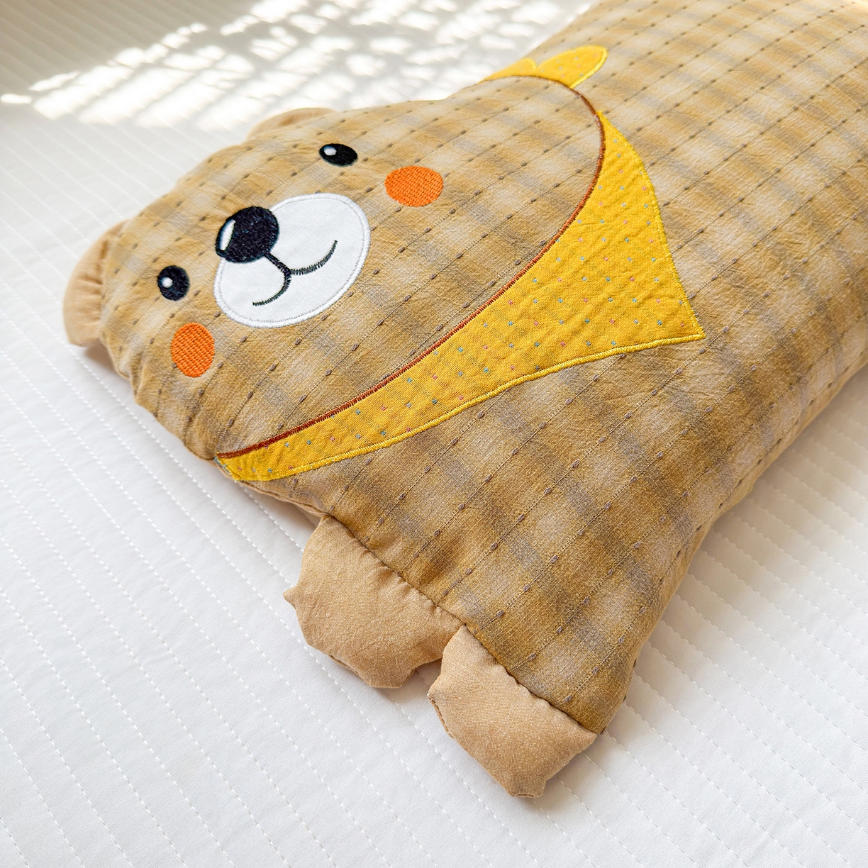 91家纺网 家纺一手货源 找家纺 梦叶草 2026新款全棉贴布绣哈尼熊荞麦枕 哈尼熊-黄