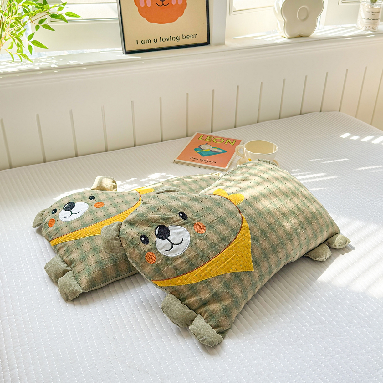 91家纺网 家纺一手货源 找家纺 梦叶草 2026新款全棉贴布绣哈尼熊荞麦枕 哈尼熊-绿