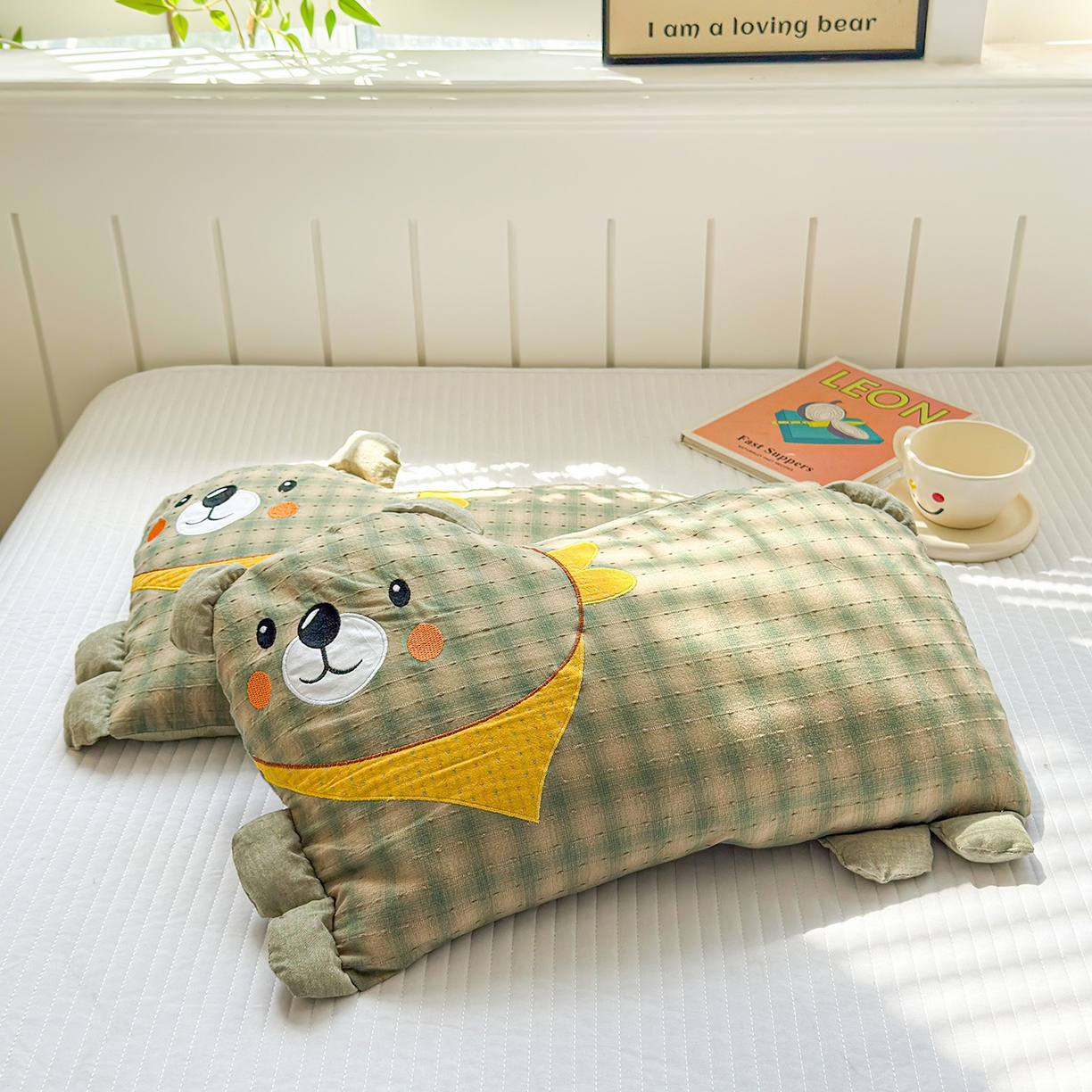 91家纺网 家纺一手货源 找家纺 梦叶草 2026新款全棉贴布绣哈尼熊荞麦枕 哈尼熊-绿