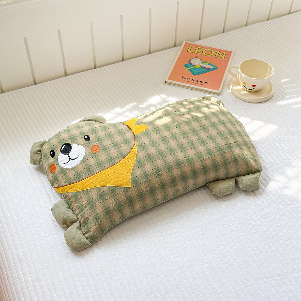 梦叶草 2026新款全棉贴布绣哈尼熊荞麦枕 哈尼熊-绿