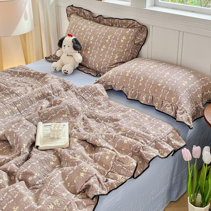 91家纺网 家纺一手货源 找家纺 利禾家纺 2026新款法式花边泡芙纱夏被四件套 情人节咖