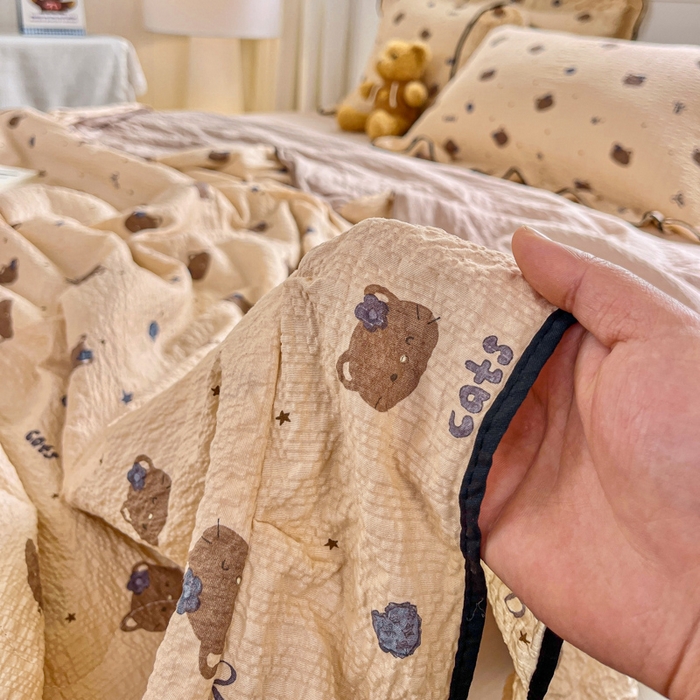 91家纺网 家纺一手货源 找家纺 利禾家纺 2026新款法式花边泡芙纱夏被四件套 曲奇猫