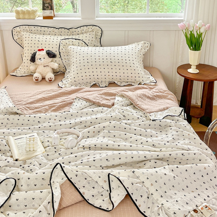 91家纺网 家纺一手货源 找家纺 利禾家纺 2026新款法式花边泡芙纱夏被四件套 心心相印