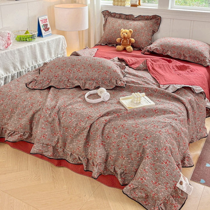 91家纺网 家纺一手货源 找家纺 利禾家纺 2026新款法式花边泡芙纱夏被四件套 胭脂