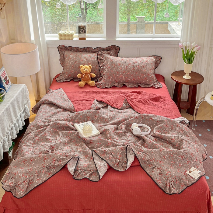 91家纺网 家纺一手货源 找家纺 利禾家纺 2026新款法式花边泡芙纱夏被四件套 胭脂