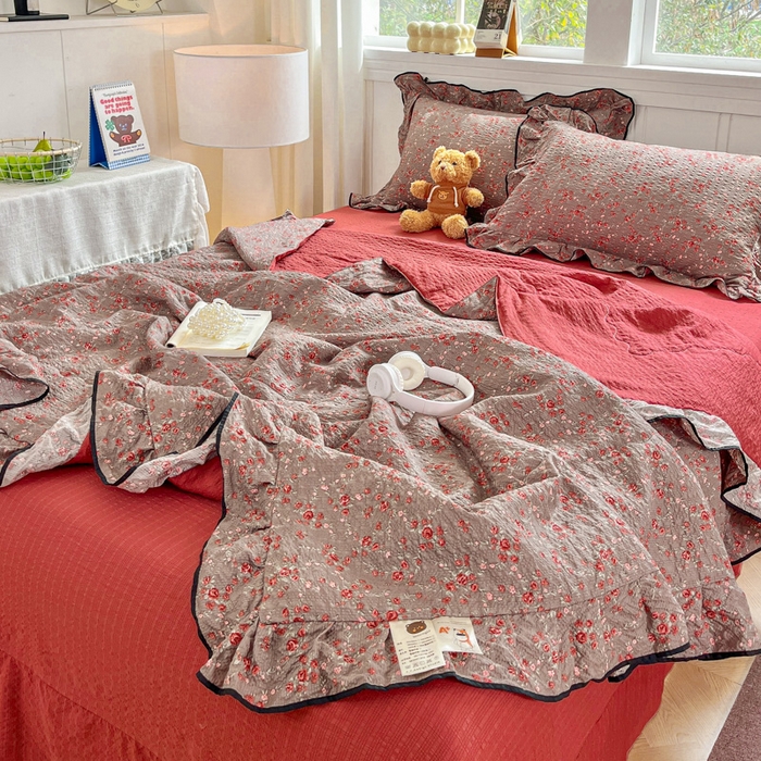 91家纺网 家纺一手货源 找家纺 利禾家纺 2026新款法式花边泡芙纱夏被四件套 胭脂