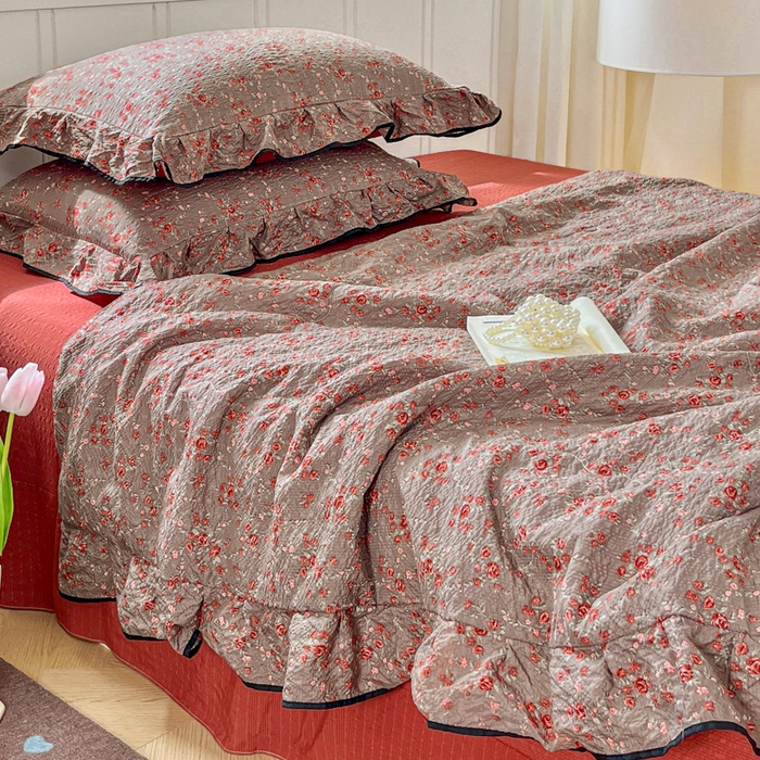 91家纺网 家纺一手货源 找家纺 利禾家纺 2026新款法式花边泡芙纱夏被四件套 胭脂