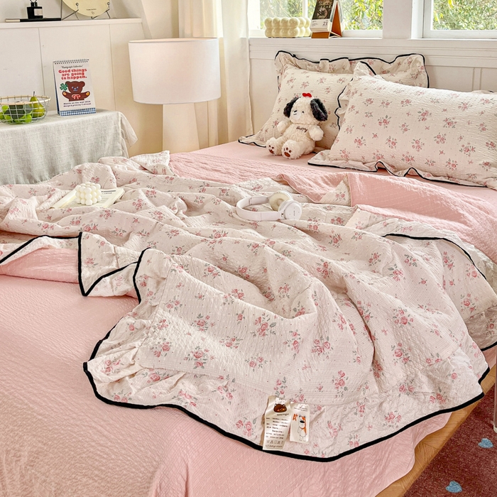 91家纺网 家纺一手货源 找家纺 利禾家纺 2026新款法式花边泡芙纱夏被四件套 月光