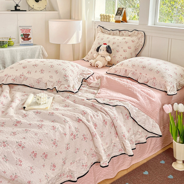 91家纺网 家纺一手货源 找家纺 利禾家纺 2026新款法式花边泡芙纱夏被四件套 月光