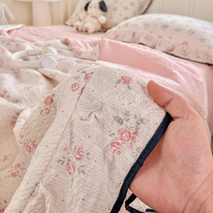 91家纺网 家纺一手货源 找家纺 利禾家纺 2026新款法式花边泡芙纱夏被四件套 月光