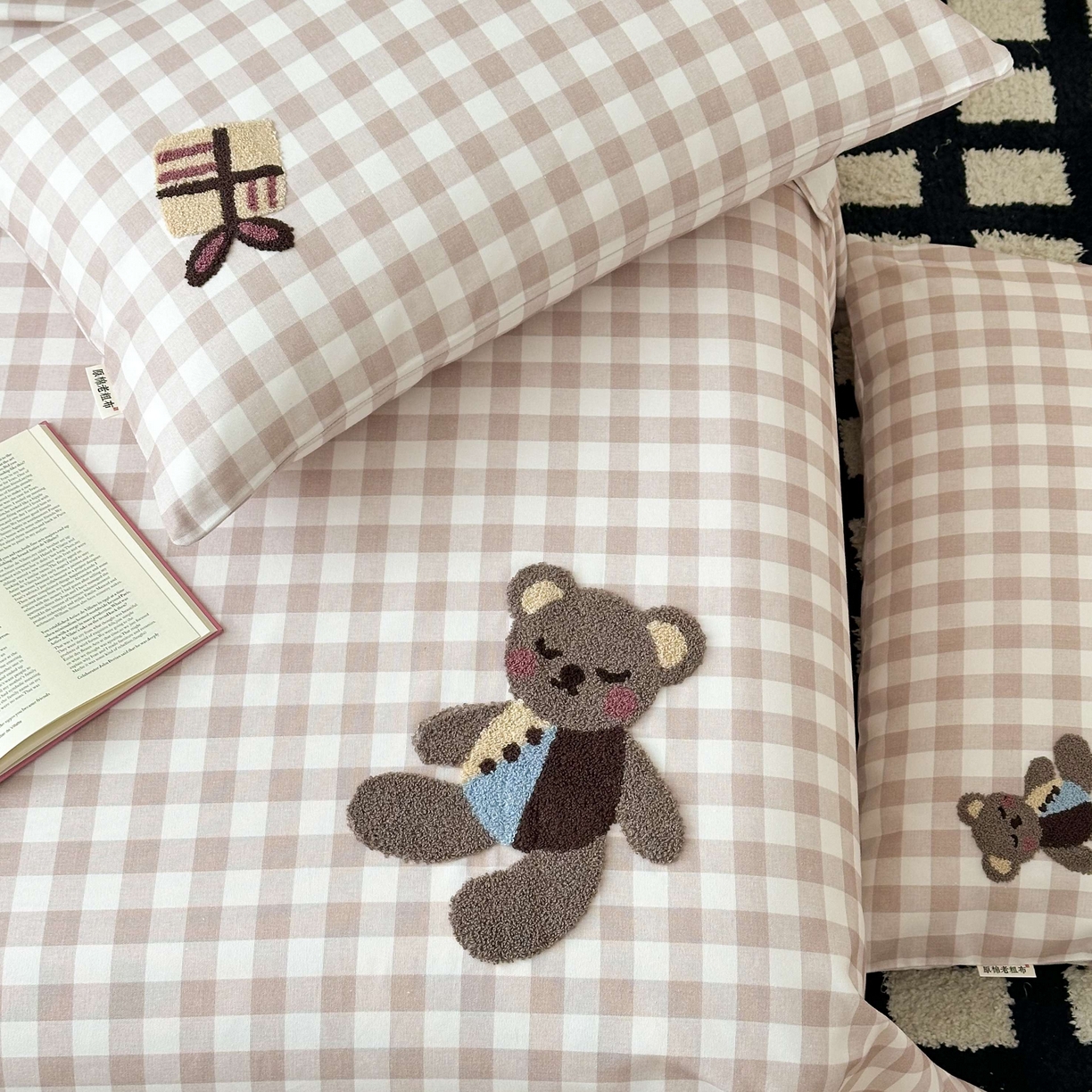 91家纺网 家纺一手货源 找家纺 珺柔家纺 2026新款全棉老粗布床单床笠三件套 安睡熊