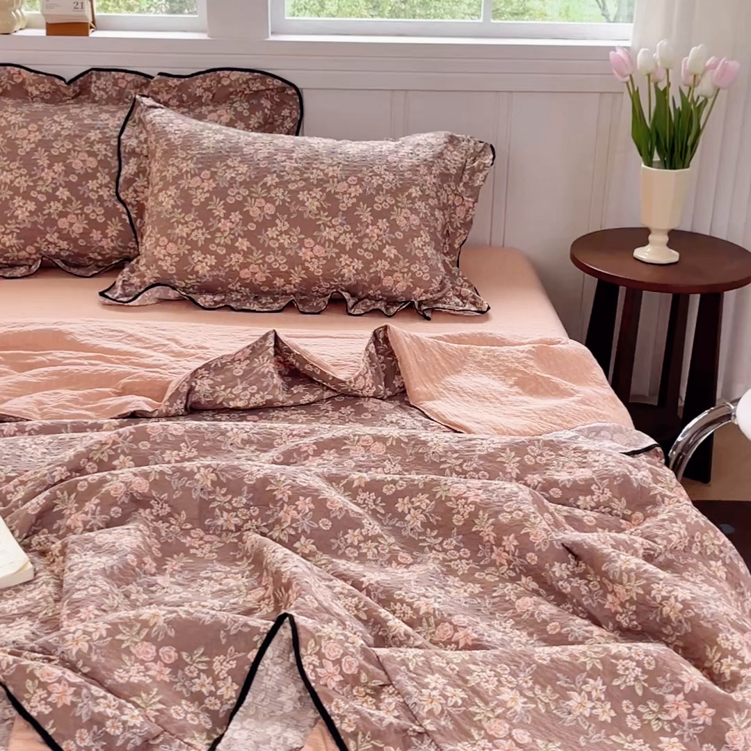 91家纺网 家纺一手货源 找家纺 利禾家纺 2026新款法式花边泡芙纱夏被四件套 桔园